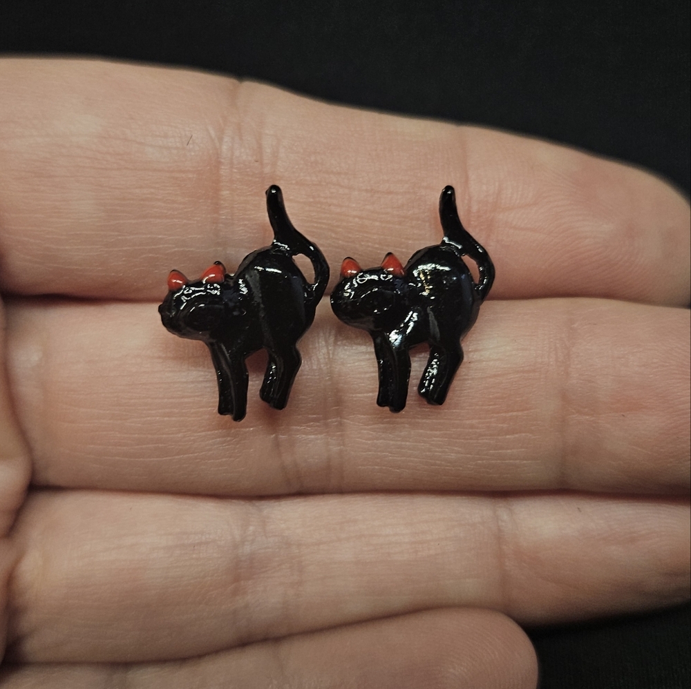 Vintage Black Cat Stud Earrings - Picture 6 of 6